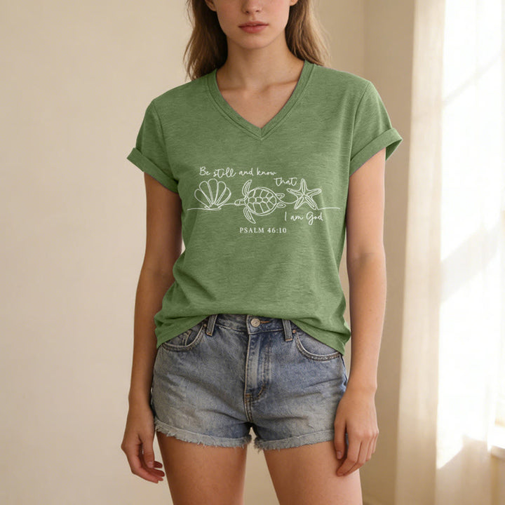 Christianartworkshop T-shirt col V « Soyez tranquilles et sachez que je suis Dieu » (dessin au trait, carapace de tortue marine, étoile de mer, Psaume 46:10) - image 21