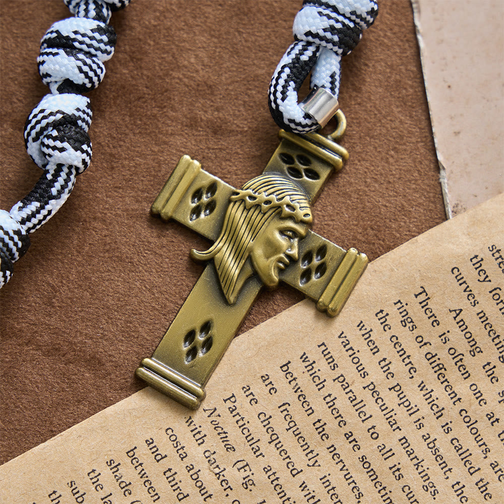 Christianartworkshop Chapelet en paracorde torsadée noire et blanche avec plaque de saint Benoît et croix de Jésus - image 5