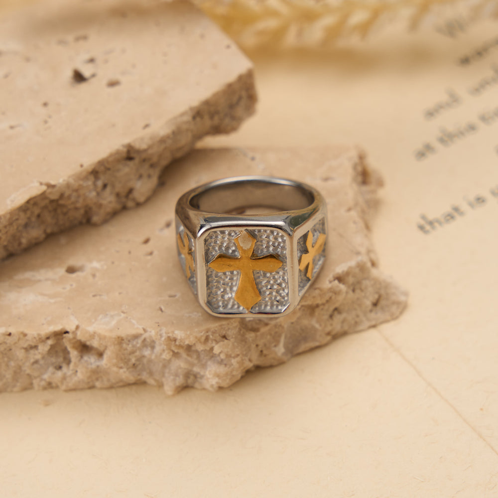 Christianartworkshop Bague chevalière à double panneau carré et croix massive : emblème intemporel d'une foi sacrée inébranlable - Argent et or - US 15 - image 1