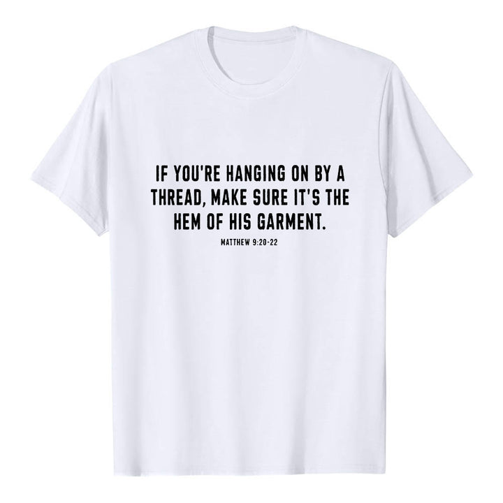 Christianartworkshop Si tu ne tiens qu'à un fil (Matthieu 9:22) - T-shirt premium à manches courtes - Illustration du berger et des brebis au dos - image 4