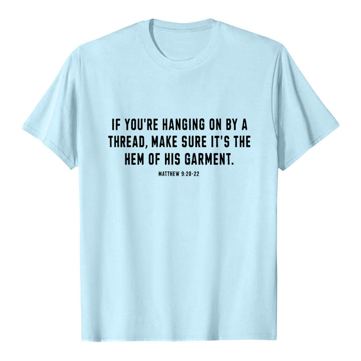 Christianartworkshop Si tu ne tiens qu'à un fil (Matthieu 9:22) - T-shirt premium à manches courtes - Illustration du berger et des brebis au dos - image 10