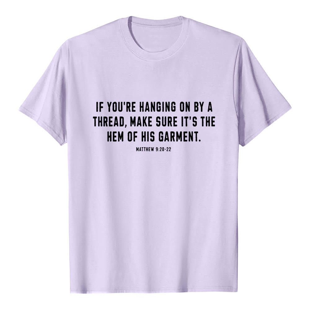 Christianartworkshop Si tu ne tiens qu'à un fil (Matthieu 9:22) - T-shirt premium à manches courtes - Illustration du berger et des brebis au dos - image 13