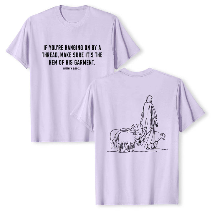 Christianartworkshop Si tu ne tiens qu'à un fil (Matthieu 9:22) - T-shirt premium à manches courtes - Illustration du berger et des brebis au dos - Violet - 2XL - image 12