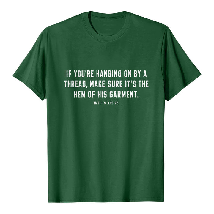 Christianartworkshop Si tu ne tiens qu'à un fil (Matthieu 9:22) - T-shirt premium à manches courtes - Illustration du berger et des brebis au dos - image 7