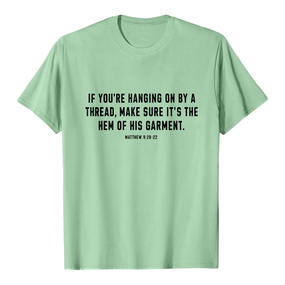 Christianartworkshop Si tu ne tiens qu'à un fil (Matthieu 9:22) - T-shirt premium à manches courtes - Illustration du berger et des brebis au dos - image 22