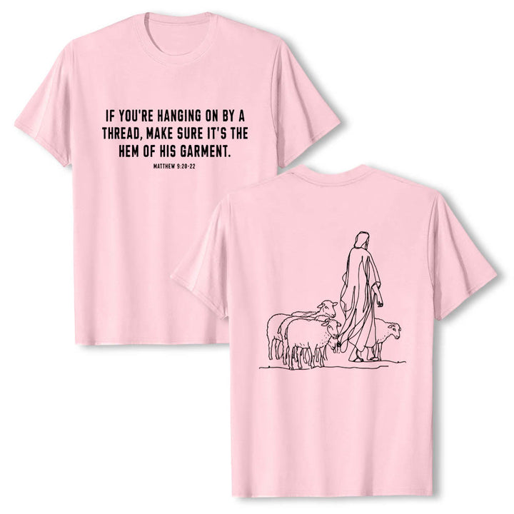 Christianartworkshop Si tu ne tiens qu'à un fil (Matthieu 9:22) - T-shirt premium à manches courtes - Illustration du berger et des brebis au dos - Rose - 2XL - image 24