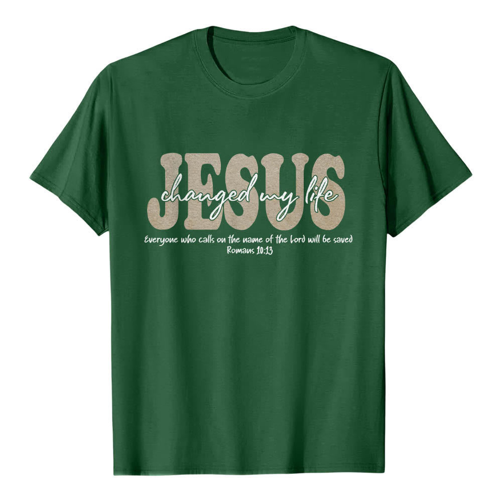 Christianartworkshop T-shirt premium à manches courtes avec inscription cursive « Jésus a changé ma vie » (Romains 10:13), triple couche de texte. - Vert foncé - 2XL - image 6