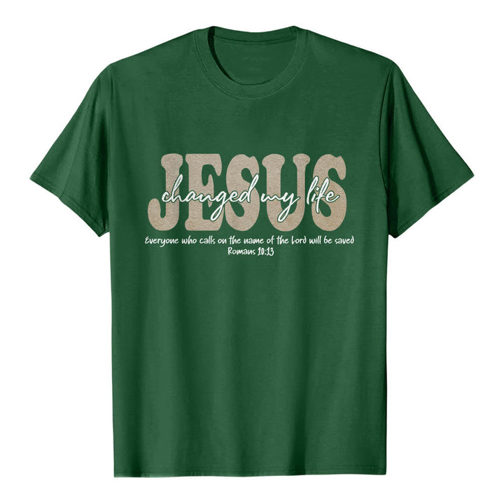 Christianartworkshop T-shirt premium à manches courtes avec inscription cursive « Jésus a changé ma vie » (Romains 10:13), triple couche de texte. - Vert foncé - 2XL - image 6