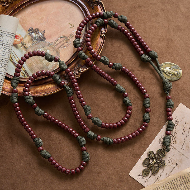 Christianartworkshop Chapelet crucifix à trois panneaux avec perle cylindrique marron et paracorde marron à 15 dizaines - image 4