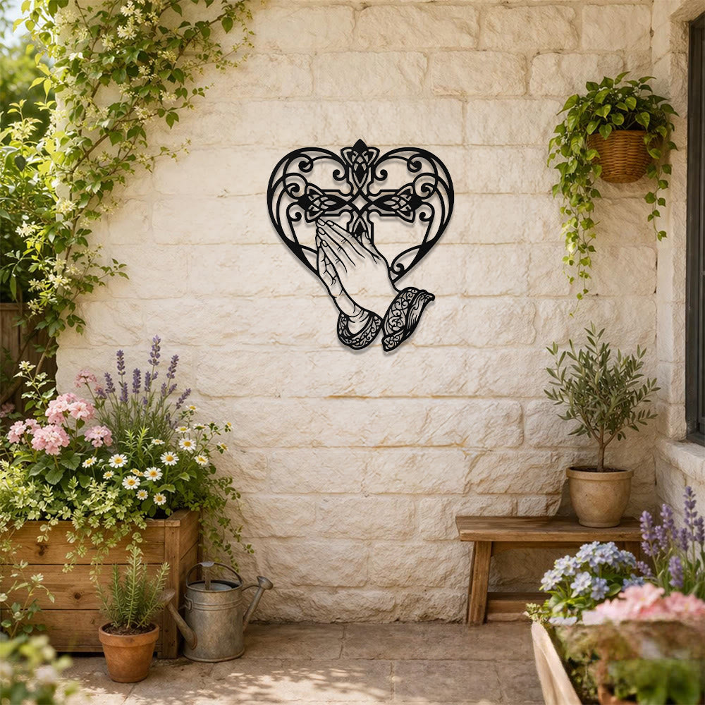 Christianartworkshop Décoration murale en métal : Cadre en forme de cœur avec mains jointes en prière et croix, symbole intemporel de la grâce rédemptrice sacrée - image 3