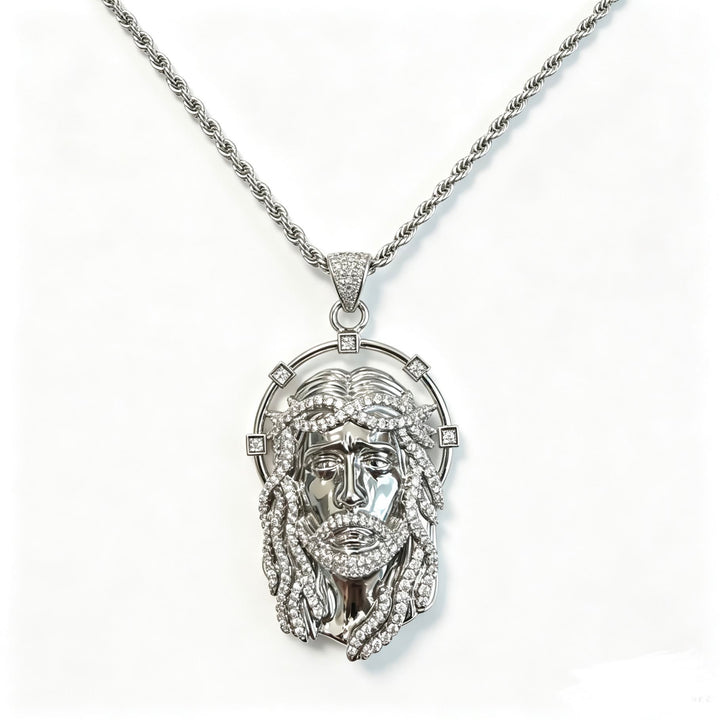 Christianartworkshop Collier à maillons multiples avec pendentif ovale en strass et halo représentant le visage sacré : emblème intemporel de douce protection céleste - Chaîne argentée et torsadée - image 13