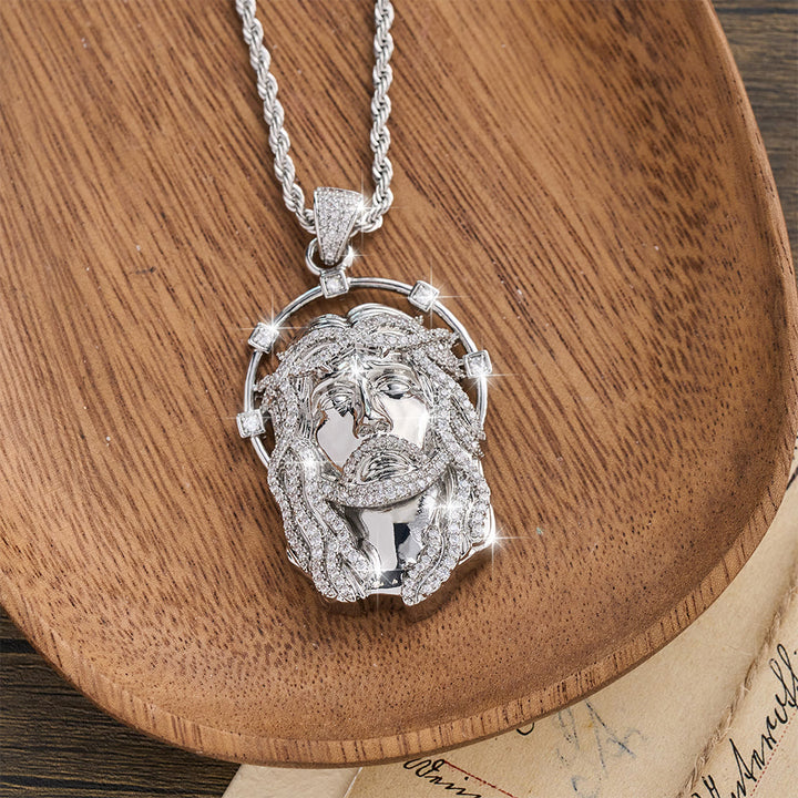 Christianartworkshop Collier à maillons multiples avec pendentif ovale en strass et halo représentant le visage sacré : emblème intemporel de douce protection céleste - image 9