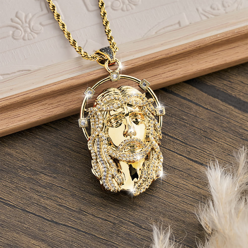 Christianartworkshop Collier à maillons multiples avec pendentif ovale en strass et halo représentant le visage sacré : emblème intemporel de douce protection céleste - image 0