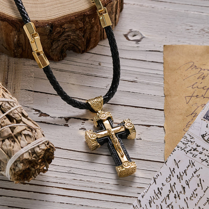 Collier pendentif croix de Jésus style luxe Christianartworkshop en alliage noir et or - image 2