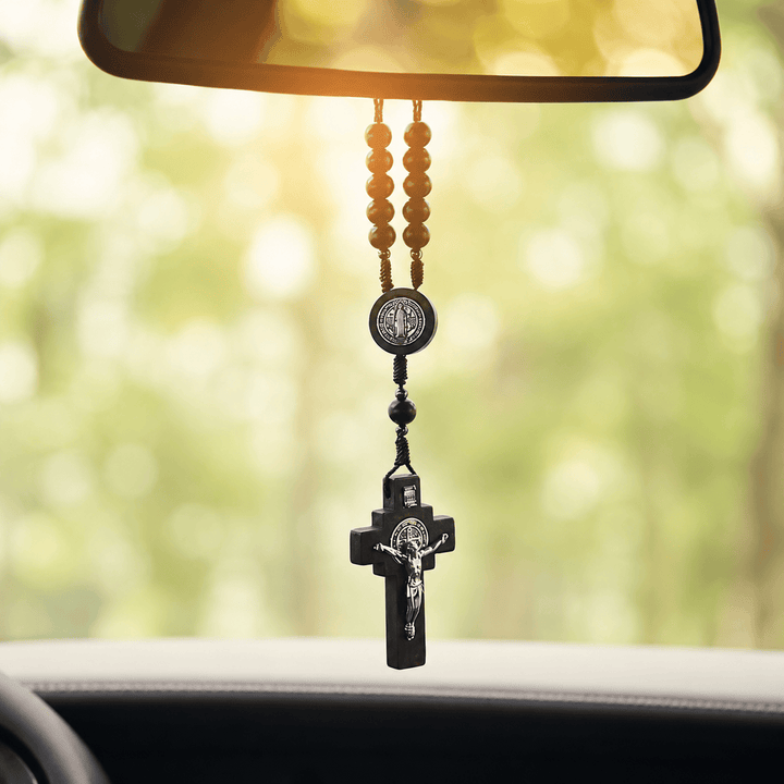 Christianartworkshop Chapelet de voiture à perles rondes, crucifix, médaille en relief de Notre-Dame : un rappel de la miséricordieuse protection divine lors de chaque voyage. - Crucifix et saint Benoît - image 0