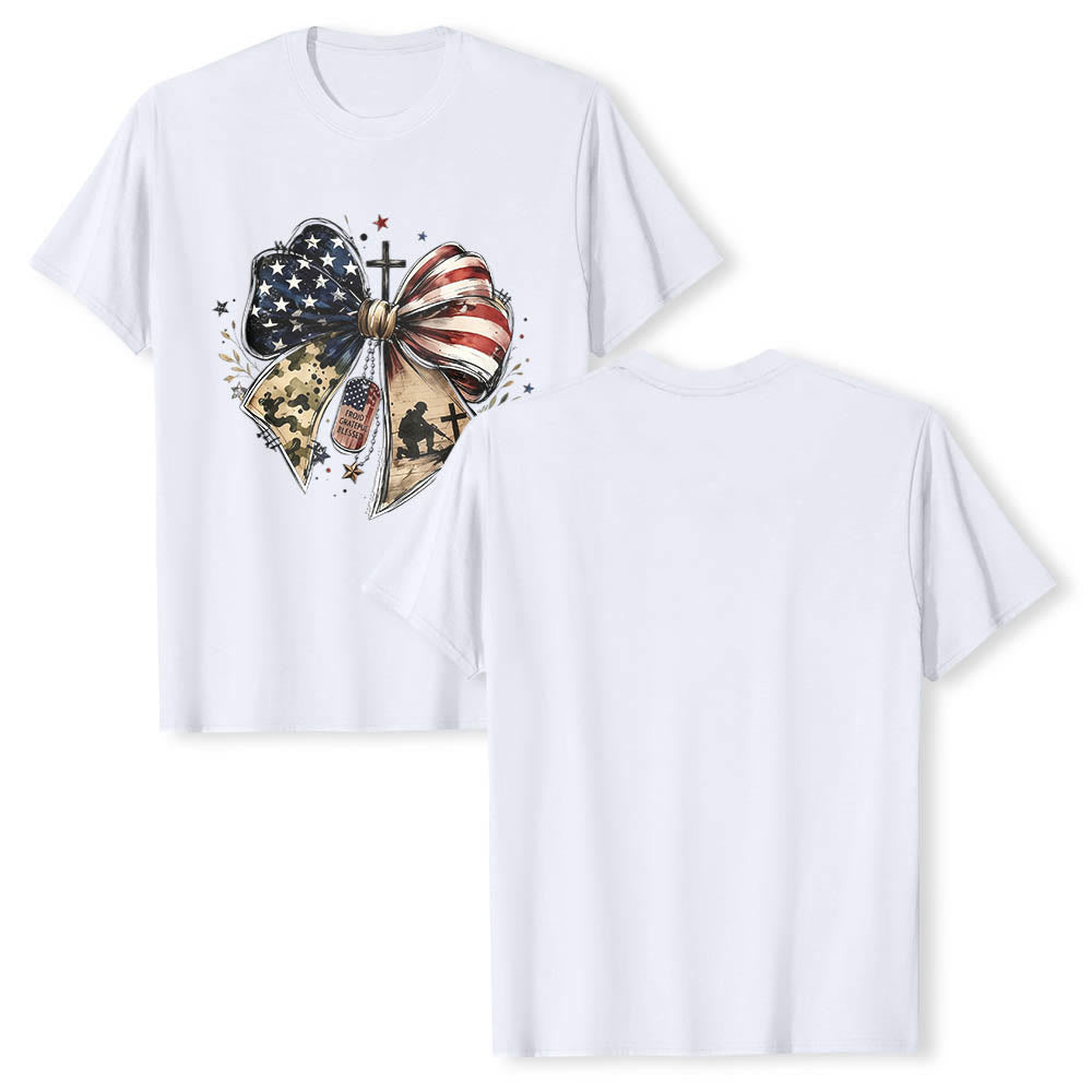 Christianartworkshop T-shirt classique à imprimé patriotique multi-panneaux avec nœud, croix, plaque militaire et étoile sur le devant - image 3