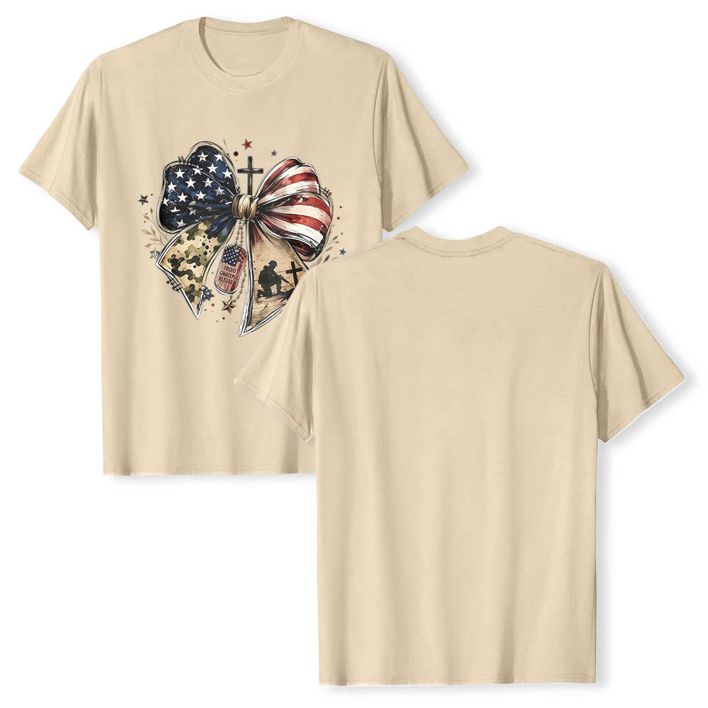 Christianartworkshop T-shirt classique à imprimé patriotique multi-panneaux avec nœud, croix, plaque militaire et étoile sur le devant - image 13