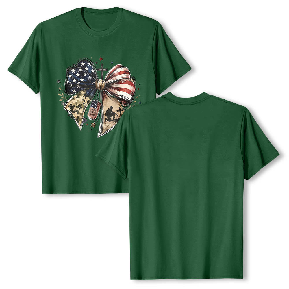 Christianartworkshop T-shirt classique à imprimé patriotique multi-panneaux avec nœud, croix, plaque militaire et étoile sur le devant - image 5