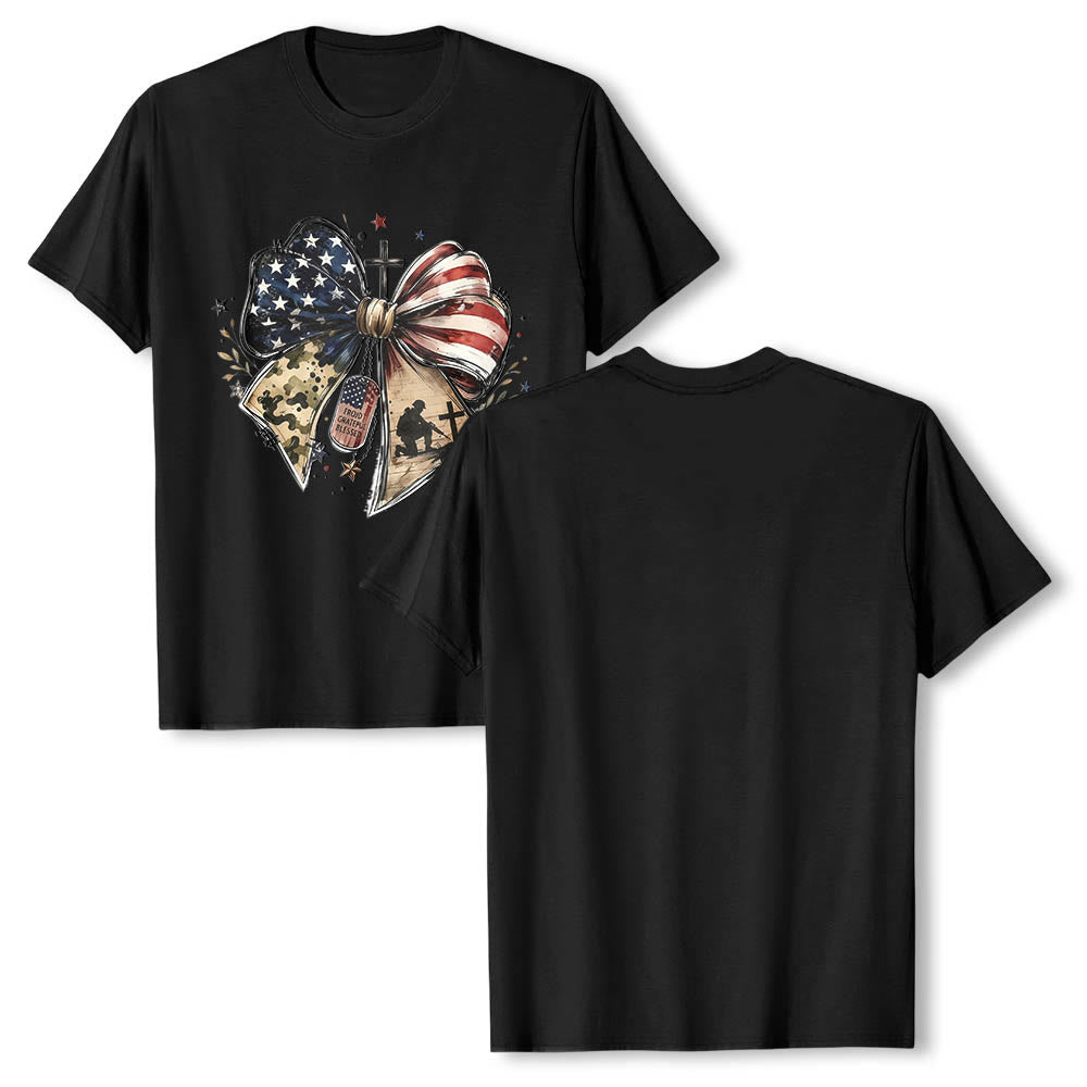 Christianartworkshop T-shirt classique à imprimé patriotique multi-panneaux avec nœud, croix, plaque militaire et étoile sur le devant - image 7
