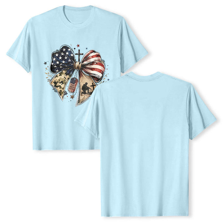 Christianartworkshop T-shirt classique à imprimé patriotique multi-panneaux avec nœud, croix, plaque militaire et étoile sur le devant - image 9