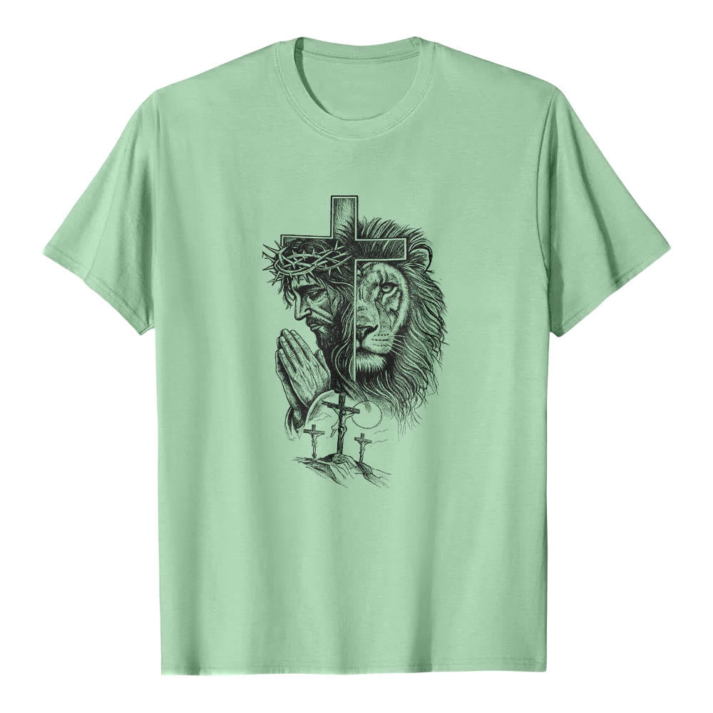Christianartworkshop T-shirt classique imprimé sur le devant, représentant Jésus en prière avec un lion et une croix du Golgotha ​​(portrait divisé). - Vert clair - 2XL - image 14