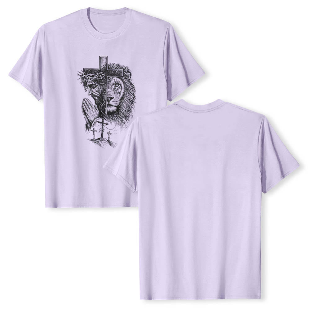 Christianartworkshop T-shirt classique imprimé sur le devant, représentant Jésus en prière avec un lion et une croix du Golgotha ​​(portrait divisé). - image 13
