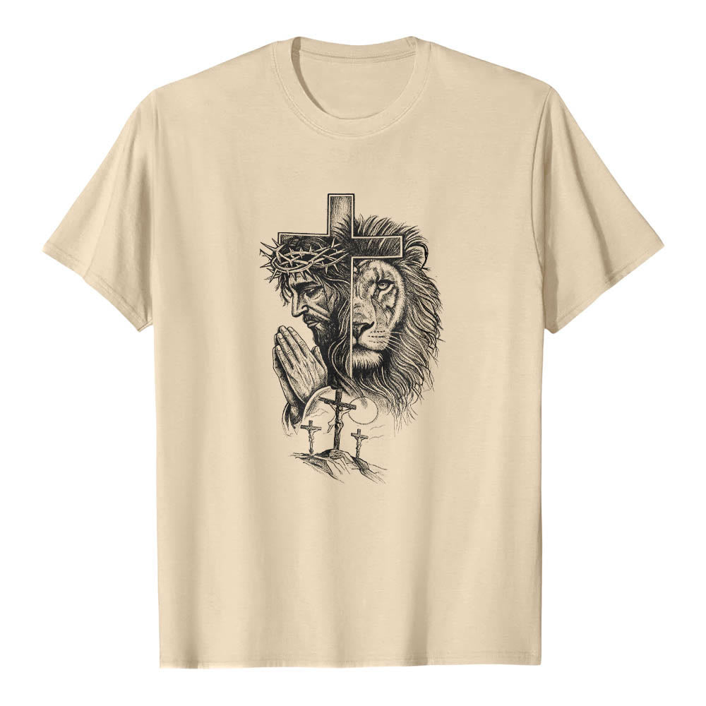 Christianartworkshop T-shirt classique imprimé sur le devant, représentant Jésus en prière avec un lion et une croix du Golgotha ​​(portrait divisé). - Beige - 2XL - image 2