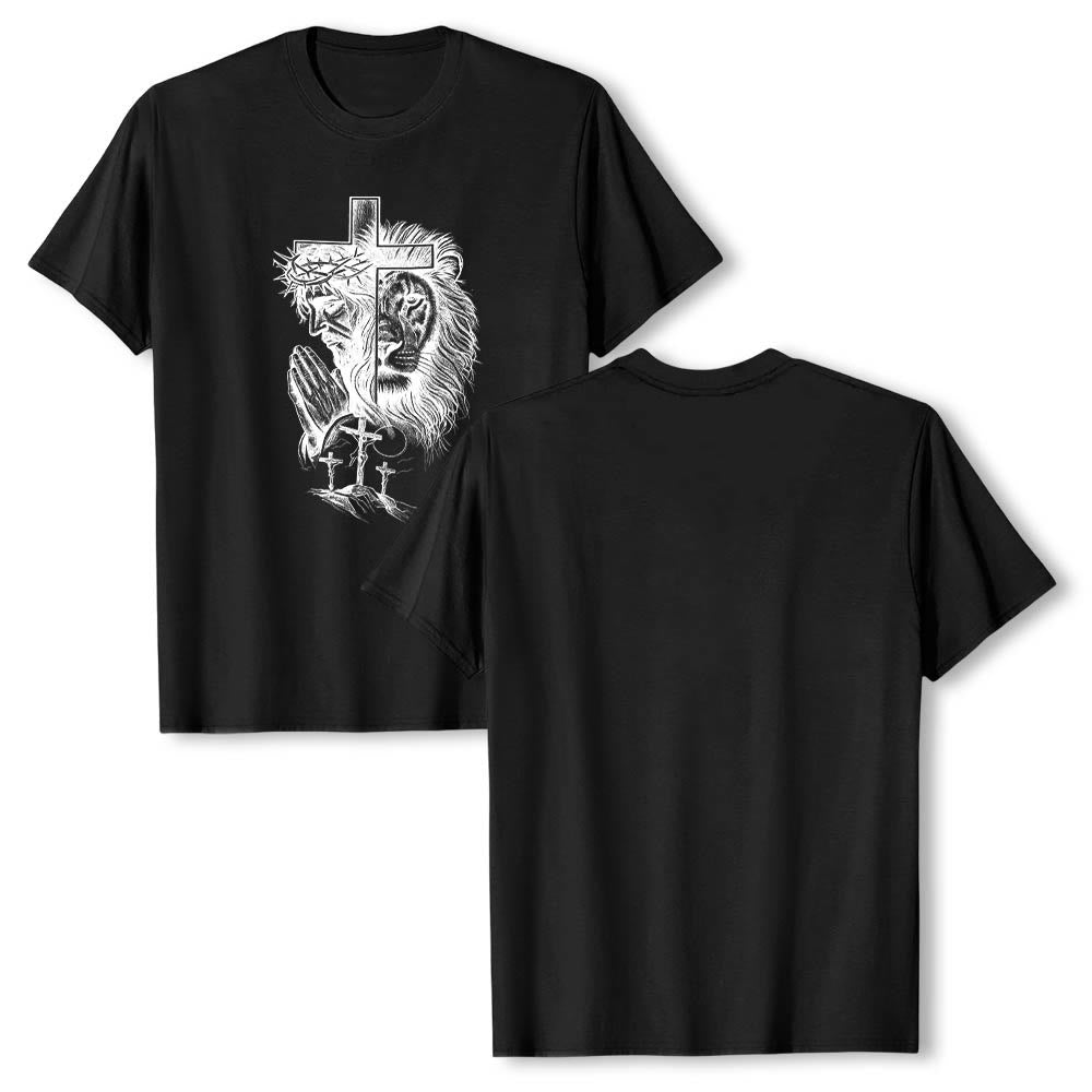 Christianartworkshop T-shirt classique imprimé sur le devant, représentant Jésus en prière avec un lion et une croix du Golgotha ​​(portrait divisé). - image 9