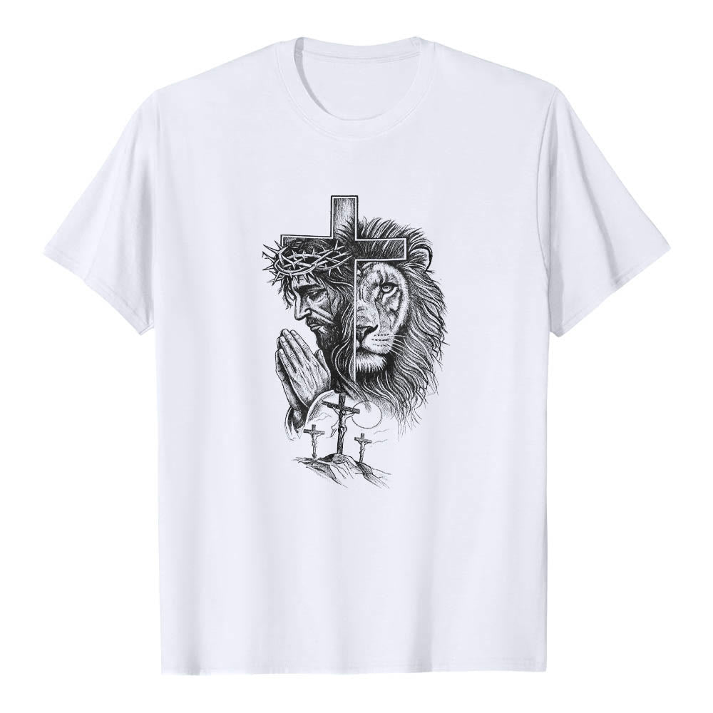 Christianartworkshop T-shirt classique imprimé sur le devant, représentant Jésus en prière avec un lion et une croix du Golgotha ​​(portrait divisé). - Blanc - 2XL - image 0
