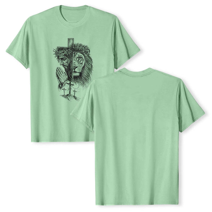 Christianartworkshop T-shirt classique imprimé sur le devant, représentant Jésus en prière avec un lion et une croix du Golgotha ​​(portrait divisé). - image 15