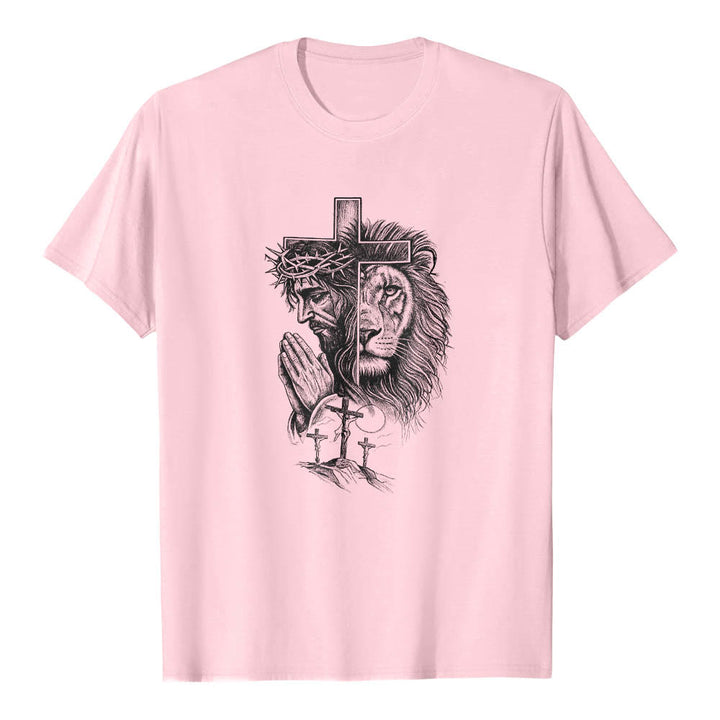 Christianartworkshop T-shirt classique imprimé sur le devant, représentant Jésus en prière avec un lion et une croix du Golgotha ​​(portrait divisé). - Rose - 2XL - image 16