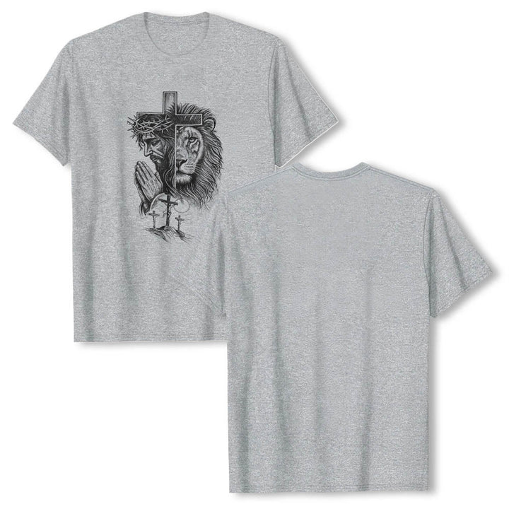 Christianartworkshop T-shirt classique imprimé sur le devant, représentant Jésus en prière avec un lion et une croix du Golgotha ​​(portrait divisé). - image 5