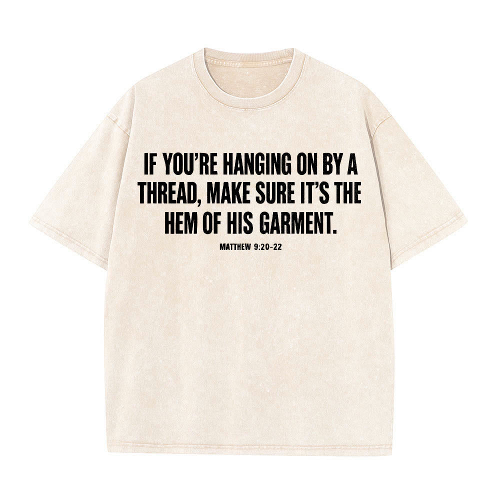 Christianartworkshop T-shirt délavé avec citation de Matthieu 9:20-22 : Femme saignante touchant le Christ, robe, dessin au trait, imprimé au dos. - image 4