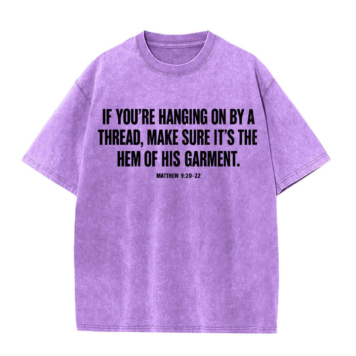 Christianartworkshop T-shirt délavé avec citation de Matthieu 9:20-22 : Femme saignante touchant le Christ, robe, dessin au trait, imprimé au dos. - image 19
