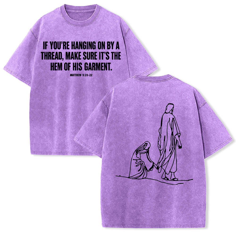 Christianartworkshop T-shirt délavé avec citation de Matthieu 9:20-22 : Femme saignante touchant le Christ, robe, dessin au trait, imprimé au dos. - Violet - 5XL - image 18