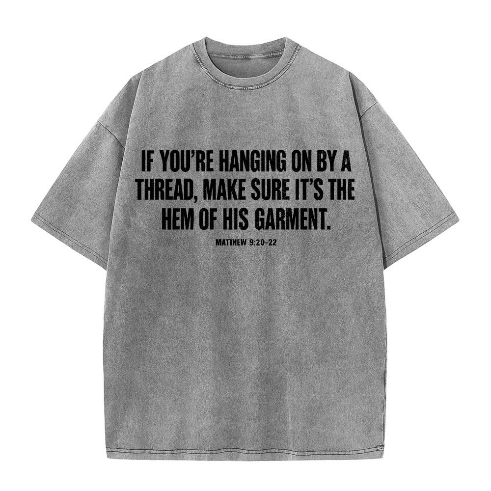 Christianartworkshop T-shirt délavé avec citation de Matthieu 9:20-22 : Femme saignante touchant le Christ, robe, dessin au trait, imprimé au dos. - image 7
