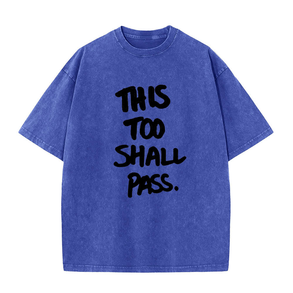 Christianartworkshop T-shirt délavé avec inscription manuscrite verticale « This Too Shall Pass » imprimée sur le devant - Bleu - 5XL - image 8