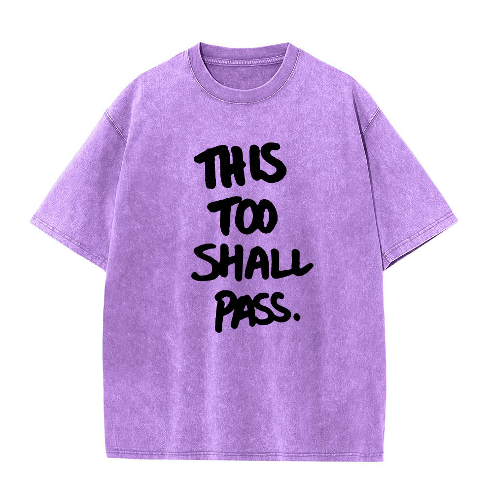 Christianartworkshop T-shirt délavé avec inscription manuscrite verticale « This Too Shall Pass » imprimée sur le devant - Violet - 5XL - image 12