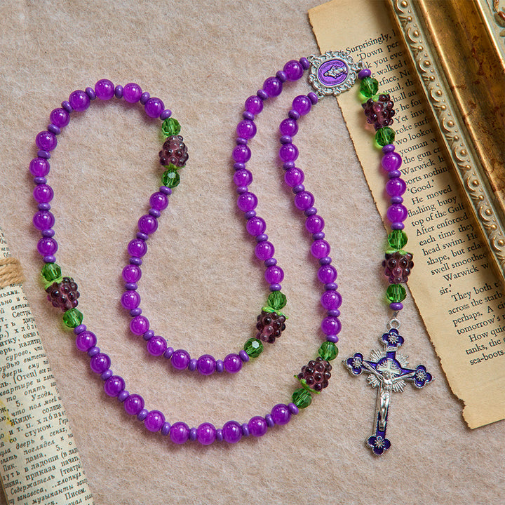 Christianartworkshop Chapelet en perles de verre en forme de raisin avec crucifix en émail : emblème de la bénédiction eucharistique céleste - image 3