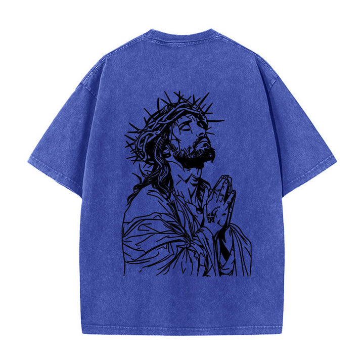 Christianartworkshop T-shirt délavé avec slogan en écriture cursive à l'avant, chapelet, croix et chaîne ; couronne d'épines au dos et Jésus en prière. - image 14