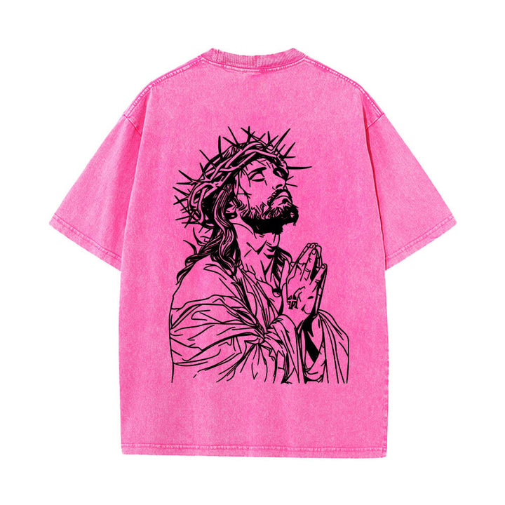 Christianartworkshop T-shirt délavé avec slogan en écriture cursive à l'avant, chapelet, croix et chaîne ; couronne d'épines au dos et Jésus en prière. - image 23
