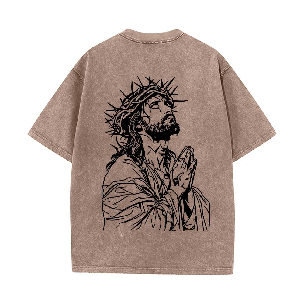 Christianartworkshop T-shirt délavé avec slogan en écriture cursive à l'avant, chapelet, croix et chaîne ; couronne d'épines au dos et Jésus en prière. - image 8