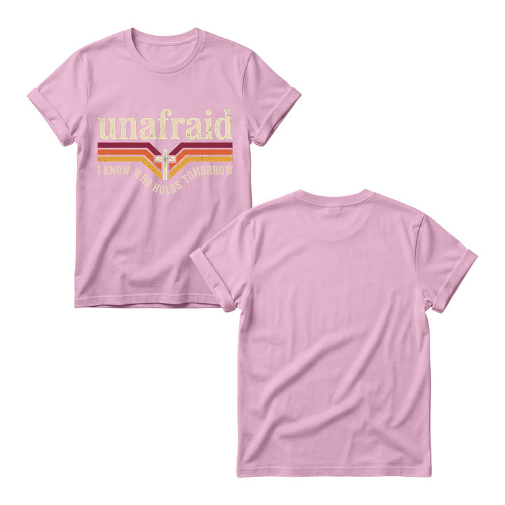 Christianartworkshop T-shirt à col rond pour femme, rayé rétro, avec slogan « Unafraid » et ourlet arrondi. - image 5
