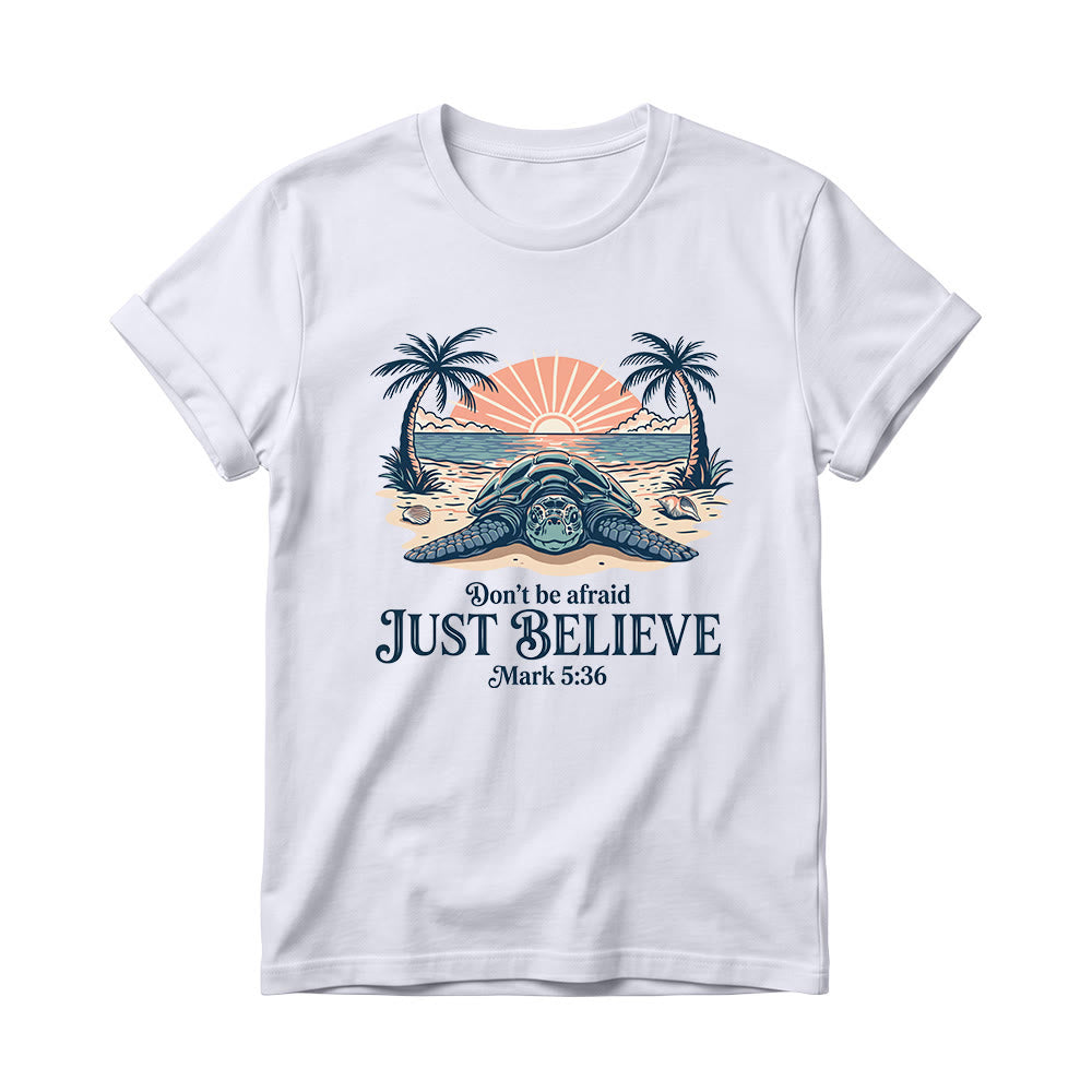 Christianartworkshop T-shirt à col rond pour femme, motif coucher de soleil sur la plage, palmier et tortue marine. « N’aie pas peur, crois simplement » (Marc 5:36). - Blanc - 4XL - image 6