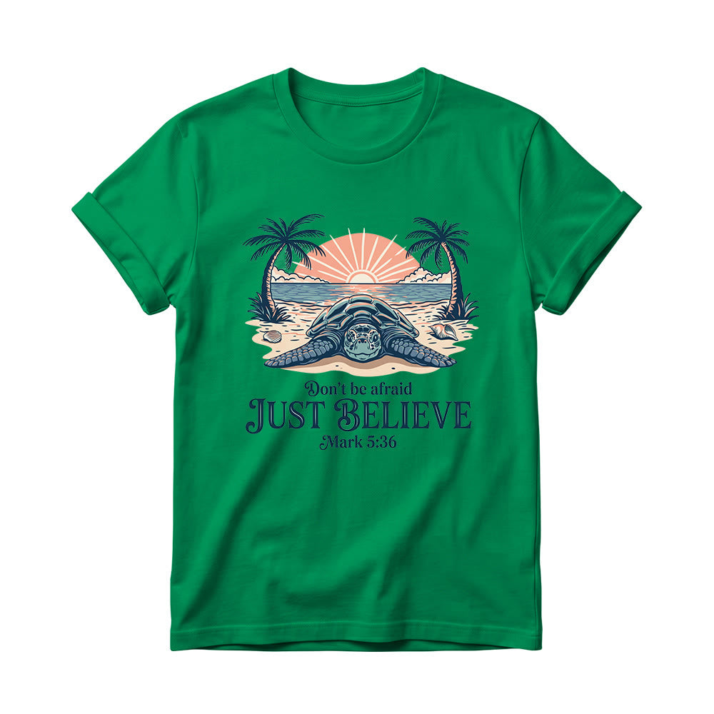 Christianartworkshop T-shirt à col rond pour femme, motif coucher de soleil sur la plage, palmier et tortue marine. « N’aie pas peur, crois simplement » (Marc 5:36). - Vert - 4XL - image 16