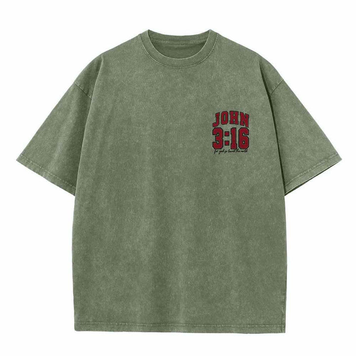 Christianartworkshop T-shirt lavé avec inscription « Jean 3:16 » (Poignée universitaire) au dos et côté poitrine : « Car Dieu a tant aimé le monde ». - image 25