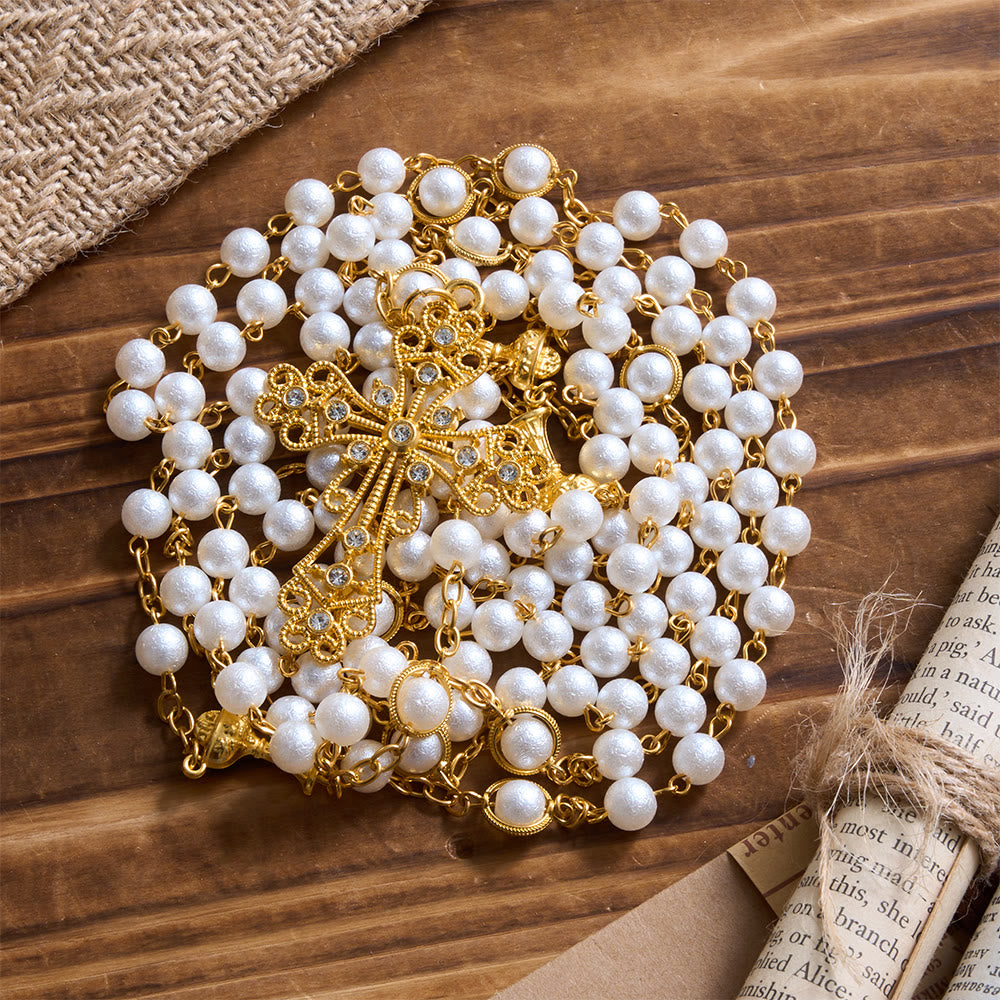 Chapelet de prière en forme de croix filigranée ornée de strass, symbole intemporel de la douce protection céleste, offert par Christianartworkshop pour les mariés. - image 1
