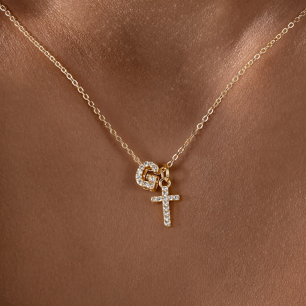 Christianartworkshop Collier pendentif double croix orné de strass et de lettres initiales A à Z : emblème intemporel de douce protection céleste - G - image 8