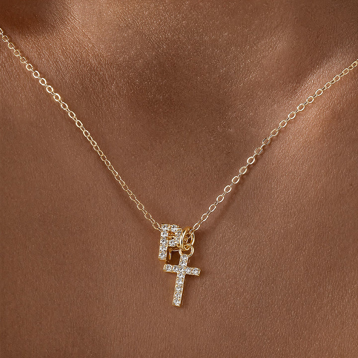 Christianartworkshop Collier pendentif double croix orné de strass et de lettres initiales A à Z : emblème intemporel de douce protection céleste - P - image 17