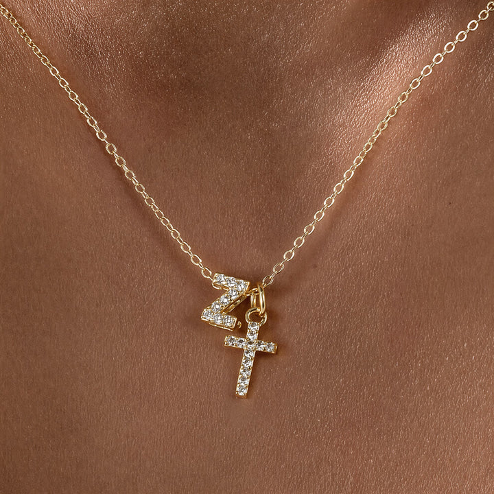 Christianartworkshop Collier pendentif double croix orné de strass et de lettres initiales A à Z : emblème intemporel de douce protection céleste - Z - image 27